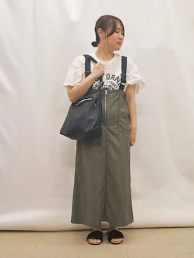 「Cutie Blonde（キューティーブロンド）の【洗える/S-LL】プリントアソート お袖フリルTシャツ（Tシャツ/カットソー、ホワイト系）」を使った、kanaさん（レディース・157cm）の夏コーディネート
