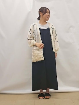 「DRESKIP（ドレスキップ）のニュアンスデザインがこなれ見え 刺繍デザイン シアーカーディガン（カーディガン/ボレロ、ホワイト系）」を使った、kanaさん（レディース・157cm）の夏コーディネート