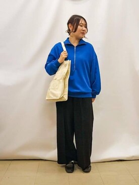 「Cutie Blonde（キューティーブロンド）の8色の選べる楽しさ ハーフジップ オーバーサイズスウェット（スウェット、ブルー系）」を使った、kanaさん（レディース・157cm）の秋コーディネート