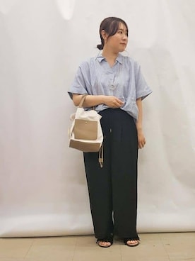 「SHOO・LA・RUE（シューラルー）の【S-LL/UV/ひんやり/抗菌防臭】体型を自然にカバー フレンチリネンブレンド襟付ドルマンシャツ（シャツ/ブラウス、ブルー系）」を使った、kanaさん（レディース・157cm）の夏コーディネート