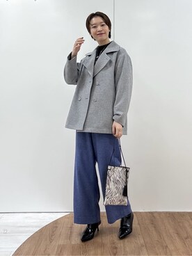 「INDIVI（インディヴィ）の【軽やか／ゆったり】ウール混ショートトレンチコート（トレンチコート、グレー系）」を使った、kanaeさん（レディース・166cm）の冬コーディネート