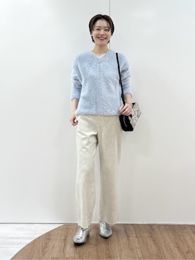 「INDIVI（インディヴィ）の【洗える】エアリーシャギートップス（Tシャツ/カットソー、ブルー系）」を使った、kanaeさん（レディース・166cm）の冬コーディネート