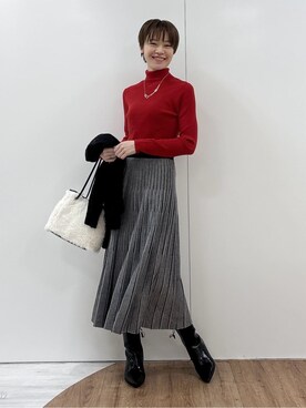 「INDIVI（インディヴィ）の【洗える／毛玉になりにくい】エクストラファインウール リブタートルニット（ニット/セーター、レッド系）」を使った、kanaeさん（レディース・166cm）の秋コーディネート