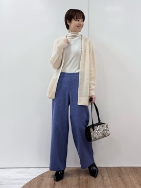 「INDIVI（インディヴィ）の【エアリー素材】ブークレ着流しニットカーディガン（カーディガン/ボレロ、ベージュ系）」を使った、kanaeさん（レディース・166cm）の冬コーディネート