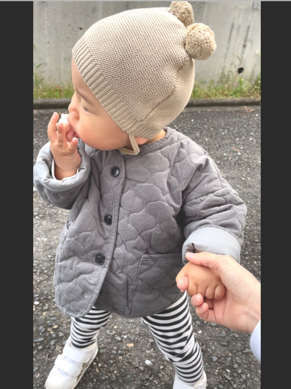 「赤ちゃん、ベビー、ベビーコーデ、1歳、おとこのこ、男の子、むすこーで、キッズコーデ、ジュニア、男の子コーデ」｜「楽天市場のアイテム（ノーカラージャケット、グレー系）」を使った、kankanさん（キッズ・80cm）の冬コーディネートの1枚目の写真