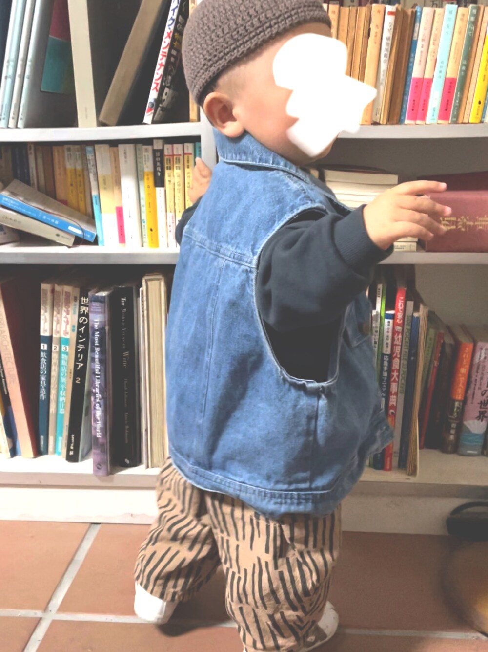 「ベビー、キッズコーデ、男の子、赤ちゃん、1歳、おとこのこ、男の子コーデ、ベビーコーデ、キッズファッション、むすこーで」｜「楽天市場のアイテム（スウェット、ブラック系）」を使った、kankanさん（キッズ・80cm）の秋コーディネートの1枚目の写真