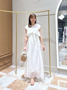 「La boutique BonBon（ラブティックボンボン）の【3サイズ展開あり・最強モテ】ドットプリントラッフルマーメイドキャミワンピース（ワンピース、ホワイト系）」を使った、mamiさん（レディース・161cm）の夏コーディネート