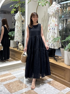 「La boutique BonBon（ラブティックボンボン）のパールハンドルバスケットS/チェーン付（かごバッグ、ベージュ系）」を使った、mamiさん（レディース・161cm）の夏コーディネート