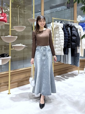 「アイテム（デニムスカート）」を使った、mamiさん（レディース・161cm）の秋コーディネート