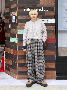 「niko and...（ニコアンド）のカシミヤ混配色ニットプルオーバー（ニット/セーター）」を使った、ちーちさん（レディース・165cm）の秋コーディネート