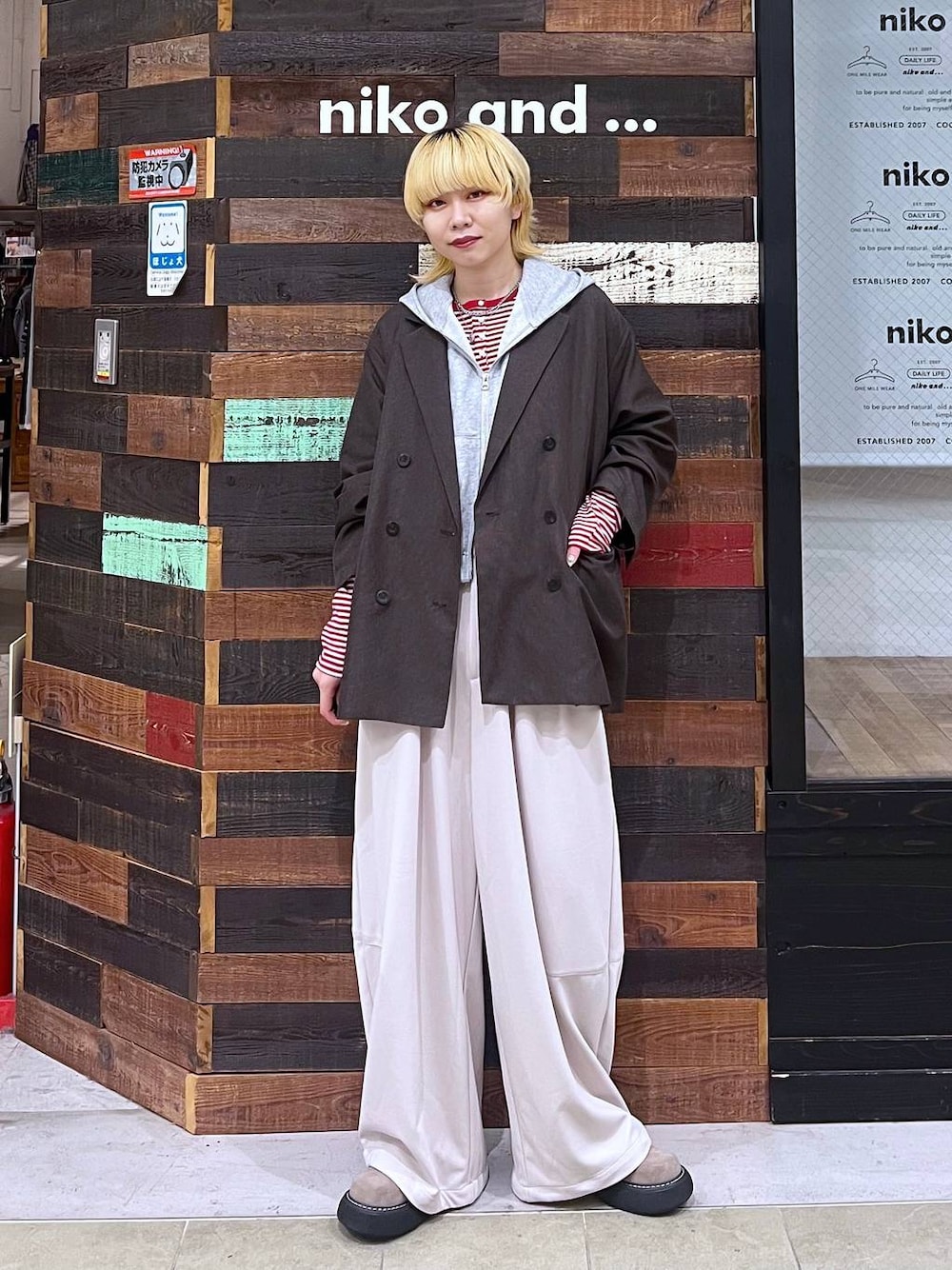 2WAY衿レースビッグジャケットを使った人気ファッションコーディネート