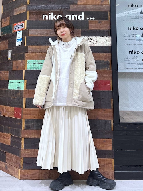 完売品 bewithMMisayo 立体ロゴプルオーバー nikoand... 割引購入 niko and[be with M]Misayo立体ロゴプルオーバー