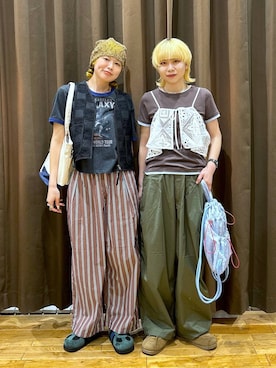 「niko and...（ニコアンド）のGardenタックプリントパンツ（その他パンツ、ブラウン系）」を使った、ちーちさん（レディース・165cm）の春コーディネート
