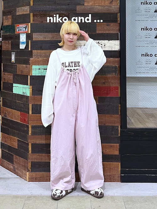 niko and　ニコアンド　モンスターギャザーサロペット　ピンク niko and あまがさきキューズモールちーちさんのサロペット