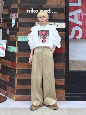 「アイテム（チノパンツ）」を使った、ちーちさん（レディース・165cm・20代）の夏コーディネート
