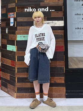 「niko and...（ニコアンド）のストレッチハーフパンツ（その他パンツ、ブルー系）」を使った、ちーちさん（レディース・165cm）の春コーディネート