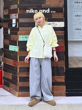 「niko and...（ニコアンド）のオリジナルキルト巾着ショルダーバッグ（ショルダーバッグ、ホワイト系）」を使った、ちーちさん（レディース・165cm）の春コーディネート