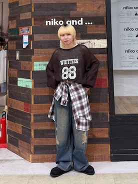 「niko and...（ニコアンド）のアイテム（シャツ/ブラウス）」を使った、ちーちさん（レディース・165cm）の秋コーディネート