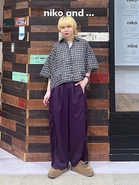 「niko and...（ニコアンド）のスーピマ2WAYタンクトップ（タンクトップ、ベージュ系）」を使った、ちーちさん（レディース・165cm）の春コーディネート