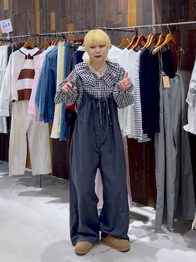 「niko and...（ニコアンド）のリネンブレンドフリルブラウス（シャツ/ブラウス、ブラック系）」を使った、ちーちさん（レディース・165cm）の春コーディネート