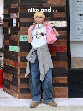 「niko and...（ニコアンド）のセルフカットカーブパンツ　デニムパンツ（デニムパンツ、ブルー系）」を使った、ちーちさん（レディース・165cm）の春コーディネート