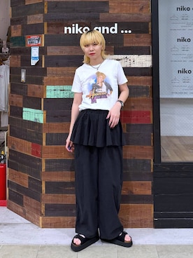 「niko and...（ニコアンド）のWベルトサンダル（サンダル、ブラック系）」を使った、ちーちさん（レディース・165cm）の夏コーディネート