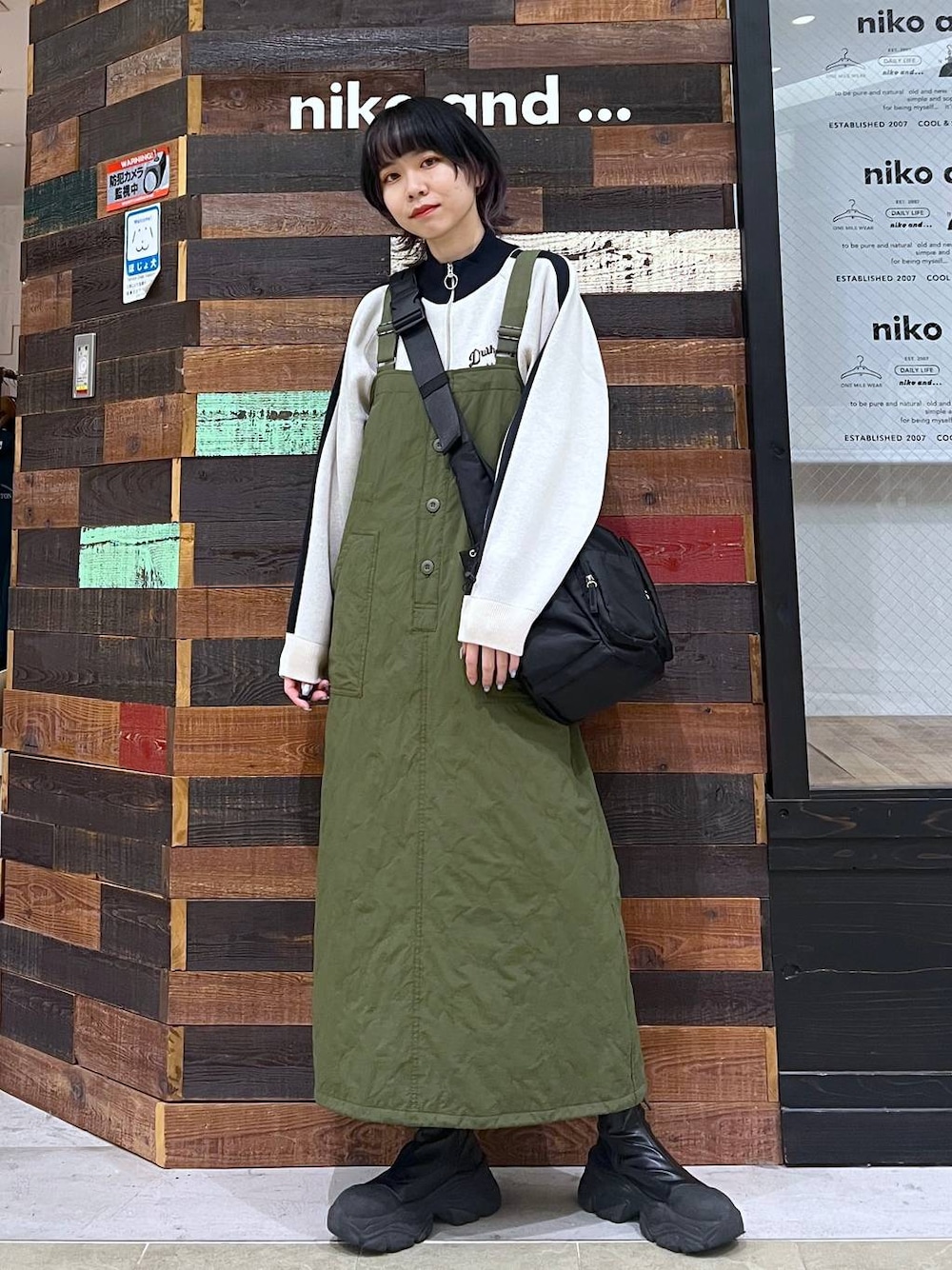 niko andのジャンパースカートを使った人気ファッション