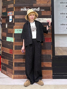 「niko and...（ニコアンド）の《抗菌防臭》ラフィアキャペリンハット（ハット、ベージュ系）」を使った、ちーちさん（レディース・165cm）の春コーディネート