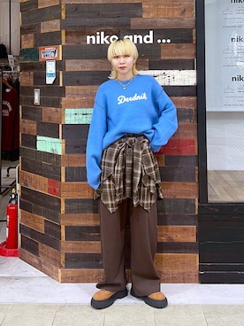 「アイテム（スウェットパンツ、ブラウン系）」を使った、ちーちさん（レディース・165cm）の秋コーディネート