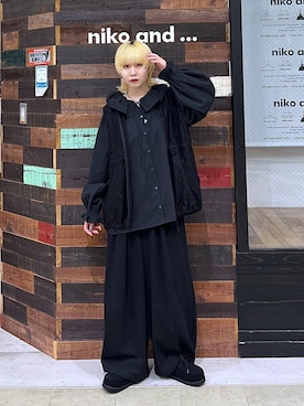 「niko and...（ニコアンド）のレース&メッシュ2WAYベスト（ベスト、ブラック系）」を使った、ちーちさん（レディース・165cm）の春コーディネート