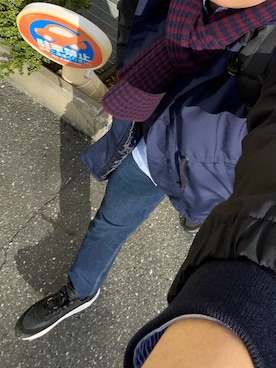 「JW Anderson（ジェイダブリューアンダーソン）のアイテム（トレンチコート）」を使った、tn003さん（メンズ・176cm）の冬コーディネート