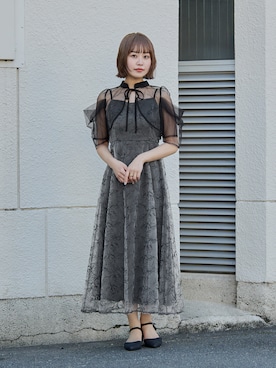 「niana（ニアナ）のラメチャンキーヒールパンプス ローヒール ストラップ 結婚式 二次会 同窓会 成人式 パーティー フォーマル オケージョン（パンプス、ブラック系）」を使った、nianaさん（レディース）の春コーディネート