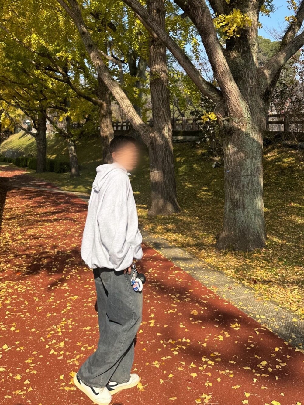 「UNIQLOのアイテム（パンツ、シルバー系）」を使った、sirubiaさん（メンズ・176cm）の冬コーディネートの1枚目の写真