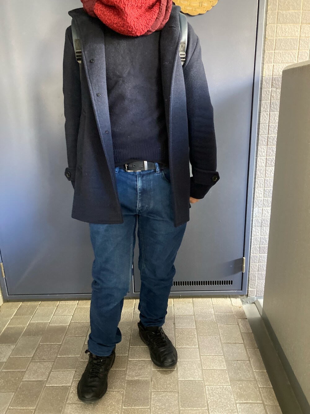 「BLACK LABEL CRESTBRIDGEのアイテム（デニムパンツ、ブルー系）」を使った、telegretschさん（メンズ・159cm）の冬コーディネートの1枚目の写真