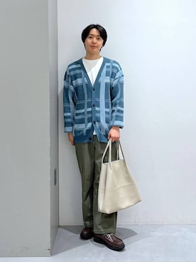 「LAKOLE（ラコレ）のアイテム（カーディガン/ボレロ）」を使った、Jiro_さん（メンズ・176cm）の冬コーディネート
