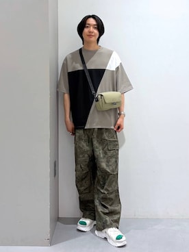 「LAKOLE（ラコレ）のアイテム（カーゴパンツ）」を使った、Jiro_さん（メンズ・176cm）の春コーディネート