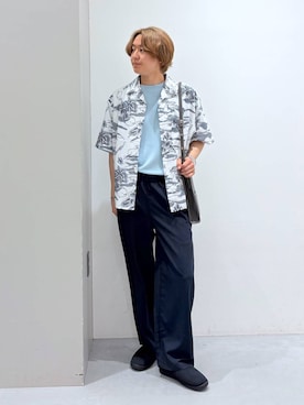「LAKOLE（ラコレ）のスクエアステッチミニショルダーバッグ / 595364（ショルダーバッグ、グレー系）」を使った、Jiro_さん（メンズ・176cm）の春コーディネート