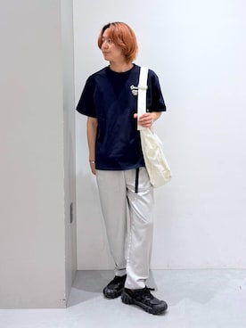 「LAKOLE（ラコレ）のキャンバスバレルショルダーバッグ / 253221（ショルダーバッグ、ベージュ系）」を使った、Jiro_さん（メンズ・176cm）の春コーディネート
