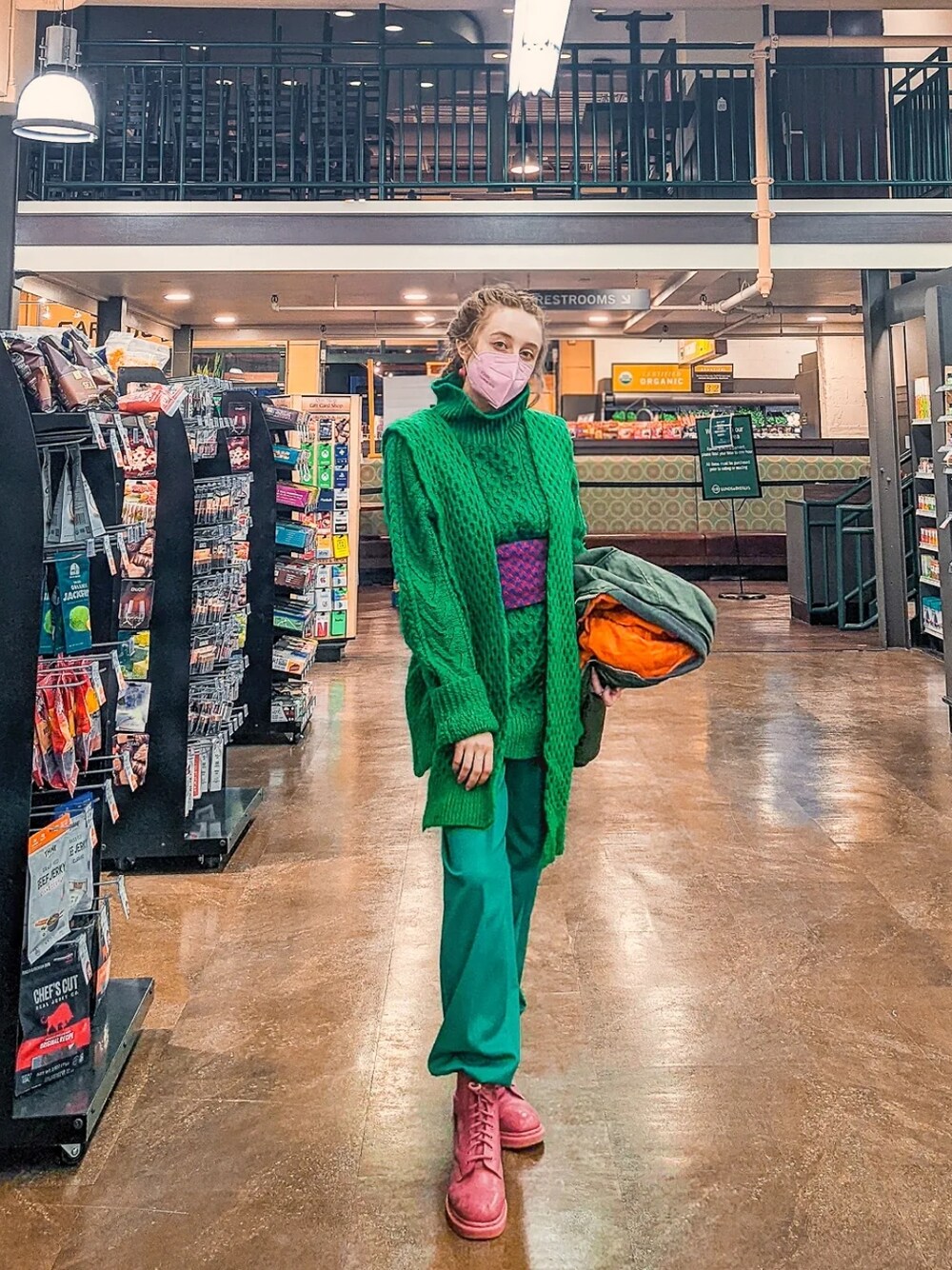 「winter、girl、green、VINTAGE、neon、ootd、冬コーデ、ニット、USA」｜「American Apparelのアイテム（スカート、その他）」を使った、Francesさん（レディース・157cm）の冬コーディネートの2枚目の写真