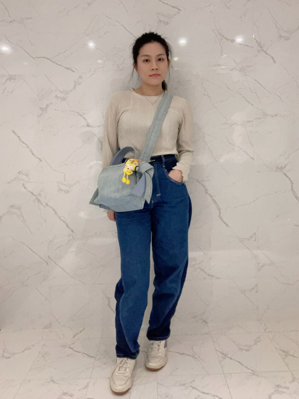 「LEVI’S RED、AcneStudios、denim、casual」｜「Levi's REDのアイテム（デニムパンツ、ブルー系）」を使った、loofahさん（レディース・158cm）の冬コーディネートの1枚目の写真