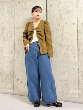 「KBF（ケイビーエフ）のピーチスキンパフスリーブブラウス（シャツ/ブラウス、ベージュ系）」を使った、いの  さん（レディース・157cm）の秋コーディネート