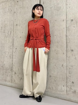 「KBF（ケイビーエフ）のノットデザインシアートップス（Tシャツ/カットソー、レッド系）」を使った、いの  さん（レディース・157cm）の春コーディネート