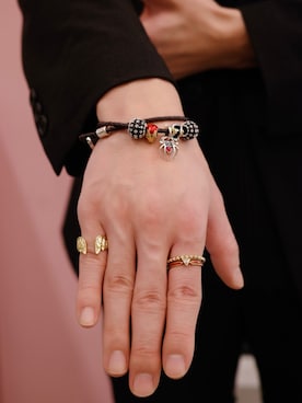 「アイテム（チャーム）」を使った、Pandoraさん（レディース・160cm）の秋コーディネート