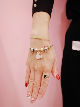 「アイテム（チャーム）」を使った、Pandoraさん（レディース・160cm）の秋コーディネート