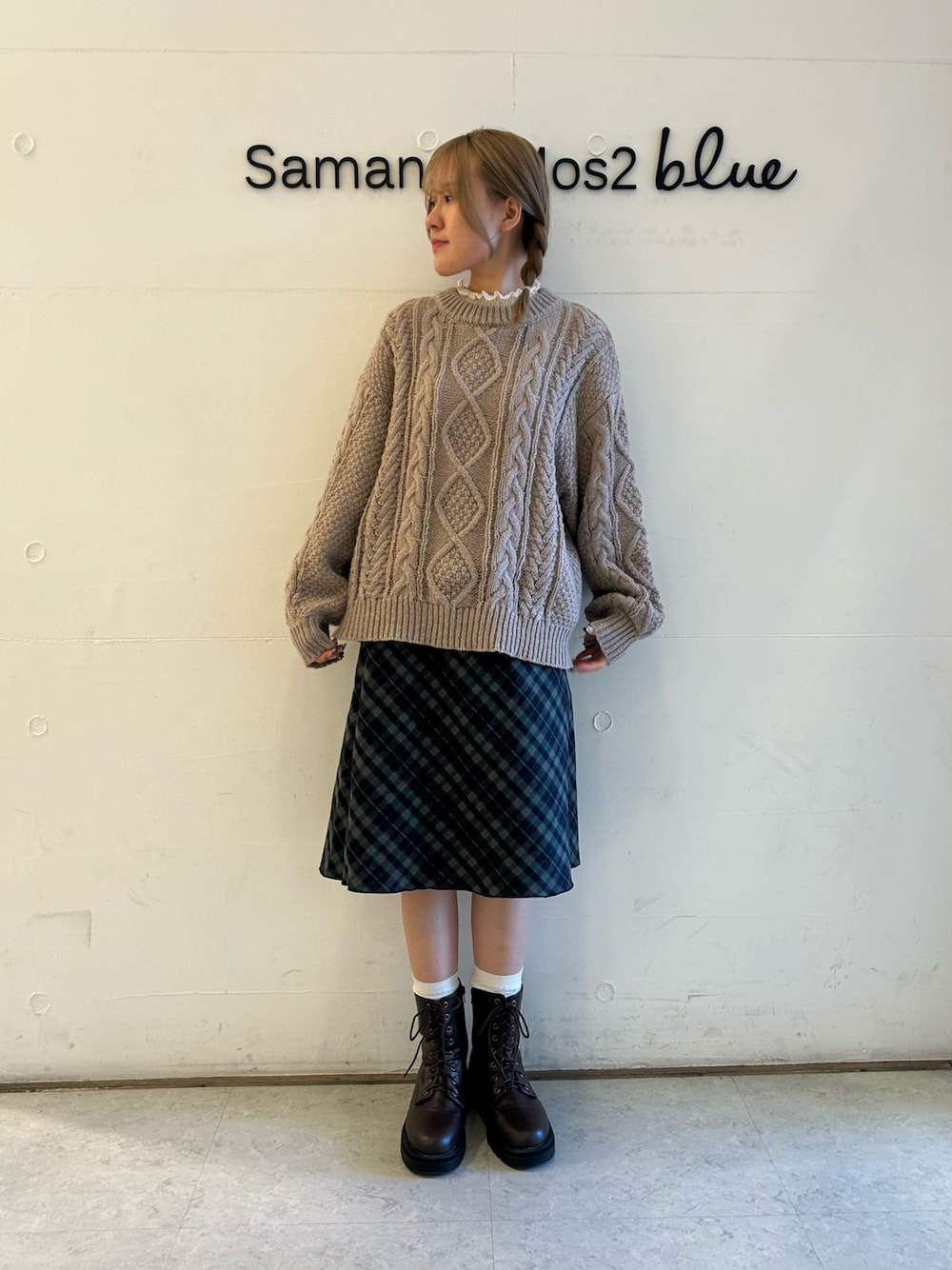 「秋冬コーデ、スカート、モカ、チェックスカート、ehka sopo、ガーリー」｜「ehka sopoのケーブルニットプルオーバー（ニット/セーター、ブラウン系）」を使った、Renaさん（レディース・163cm）の冬コーディネートの1枚目の写真
