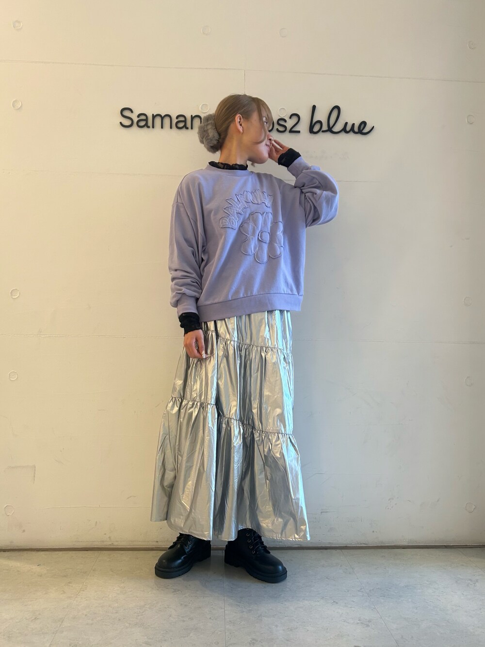 「ehka sopo、ガーリー、シルバースカート、パープル、春コーデ」｜「ehka sopoの起毛リボンレースハイネックカットソー（Tシャツ/カットソー、ブラック系）」を使った、Renaさん（レディース・163cm）の冬コーディネートの1枚目の写真