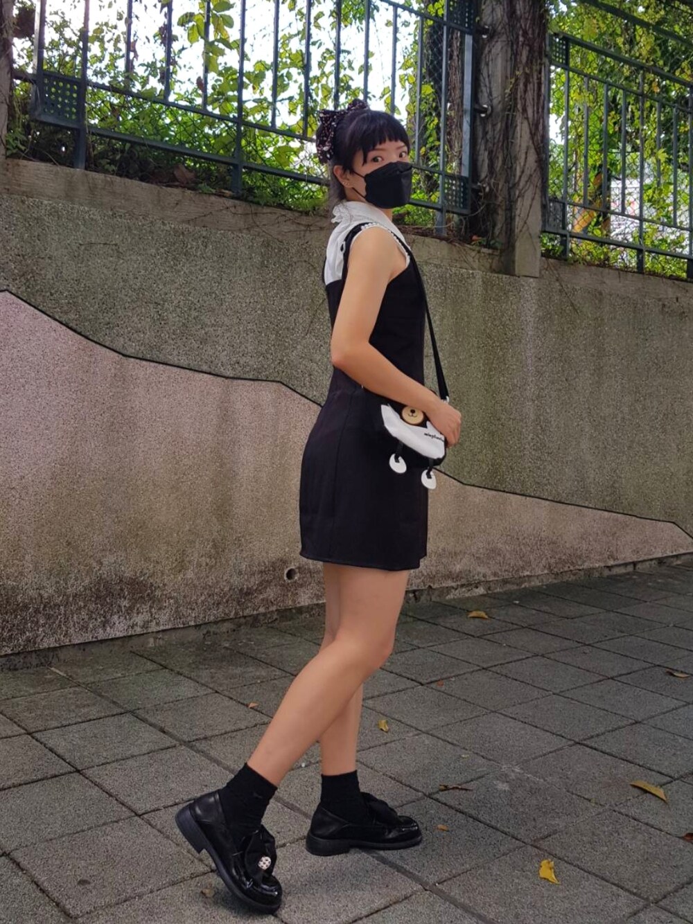 「夏、ootd、韓系、台灣、台灣品牌、洋裝、可愛い、西裝外套」｜「Anirekのアイテム（チュニック、ブラック系）」を使った、0sarsh0さん（レディース・158cm）の春コーディネートの1枚目の写真