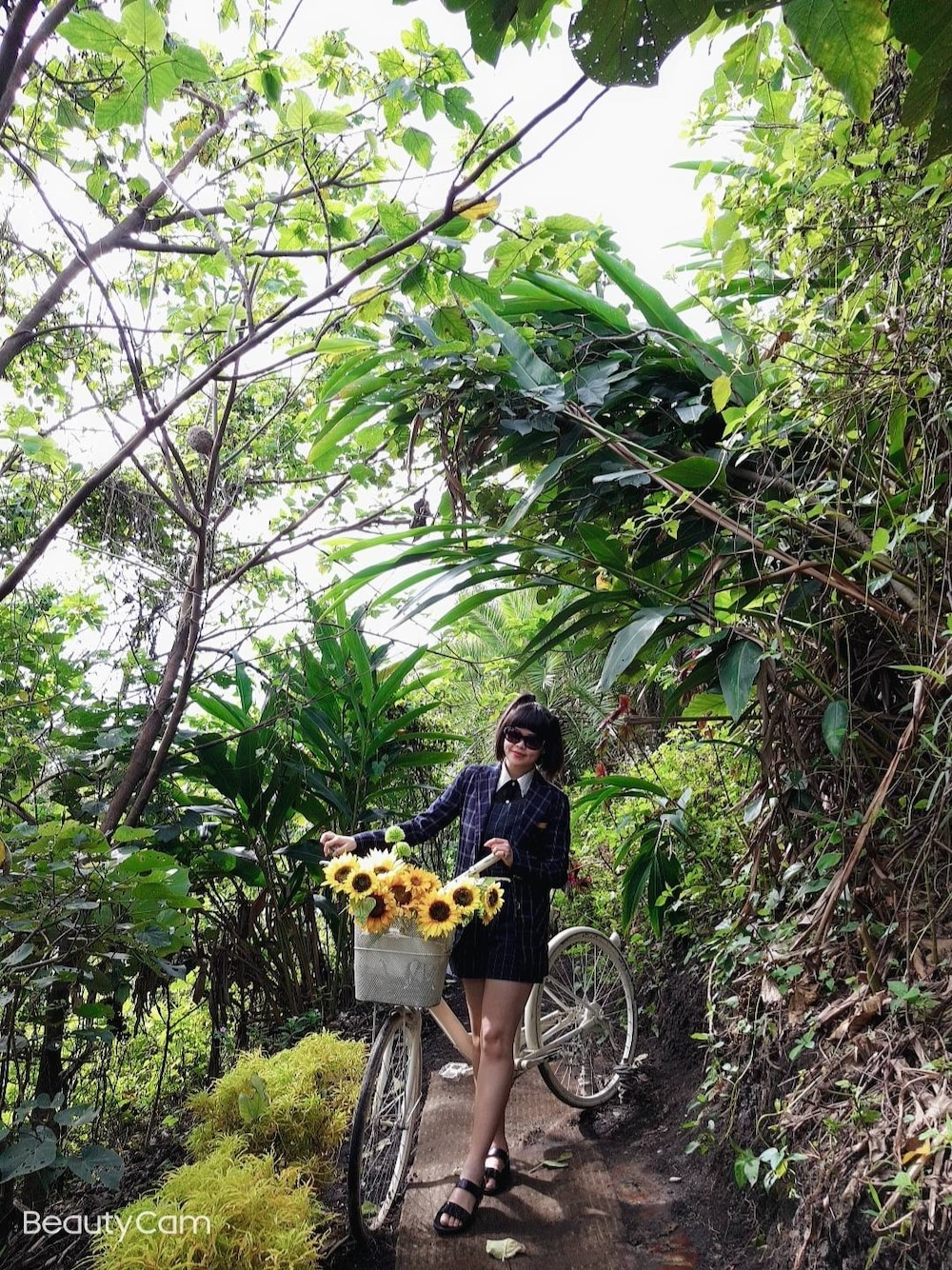 「台灣、夏、ootd、學院風、西裝外套、連身褲、出遊、花蓮」｜「Marjorieのアイテム（つなぎ/オールインワン、ブラック系）」を使った、0sarsh0さん（レディース・158cm）の春コーディネートの1枚目の写真