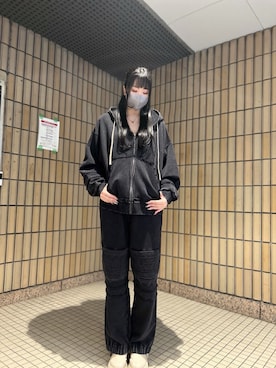 「DANKE SCHON（ダンケシェーン）のアイテム（スウェットパンツ）」を使った、吉田美蘭さん（レディース・166cm）の冬コーディネート
