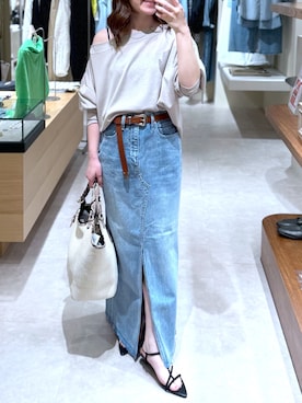 「RIVE DROITE（リヴドロワ）の【大人の肌見せに/抜け感◎】シアードルマンカットソー（Tシャツ/カットソー、ベージュ系）」を使った、TOMOさん（レディース・152cm）の春コーディネート